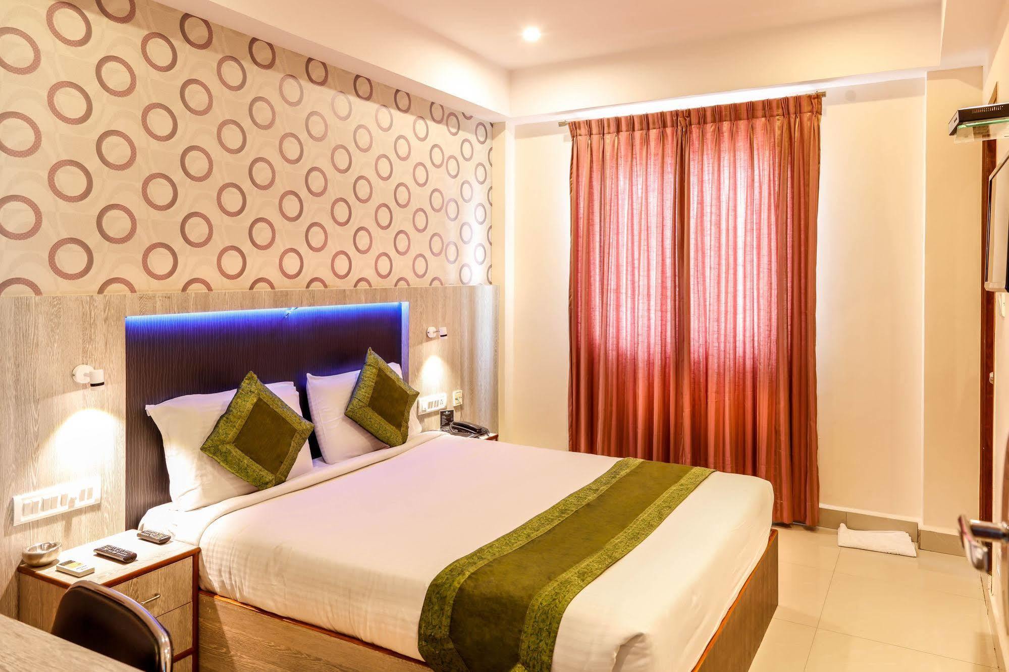 Hotel Treebo Trip Elmas Golden Key Bangalore Exterior foto